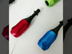 धातु टैटू पकड़ें